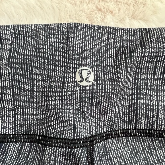Lululemon Wunder Under Burlap Texture Cropped Leggings Size 4 - Picture 6 of 16